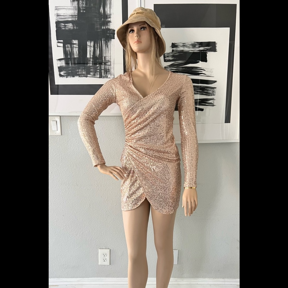 NWOT! Sexy sequin dress SMALL